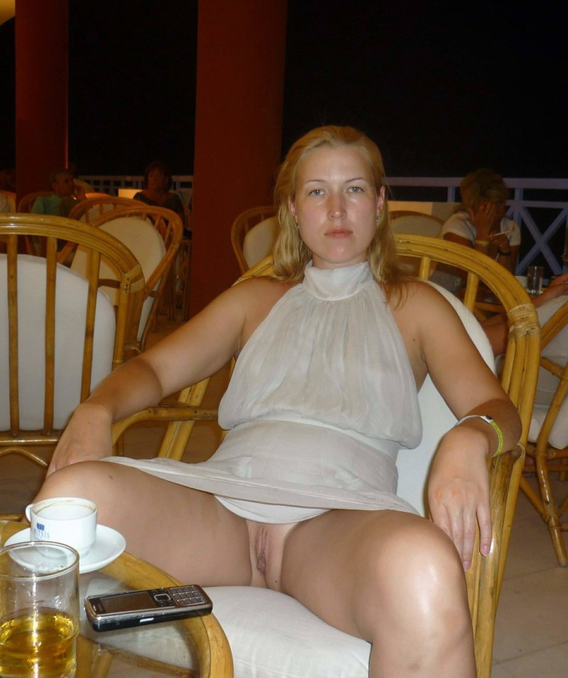 Wife without panties visiting