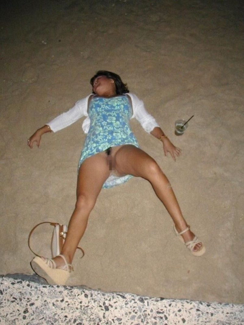 Drunk girls without panties