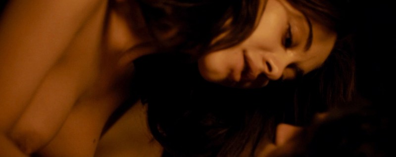 Julia Franz Gogol bed