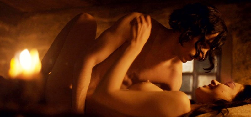 Julia Franz Gogol bed